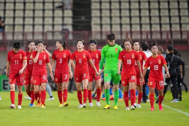 谢园先生在北电任教20多年，教出不少优秀的演员，黄磊、孙莉夫妇就曾是他的学生。